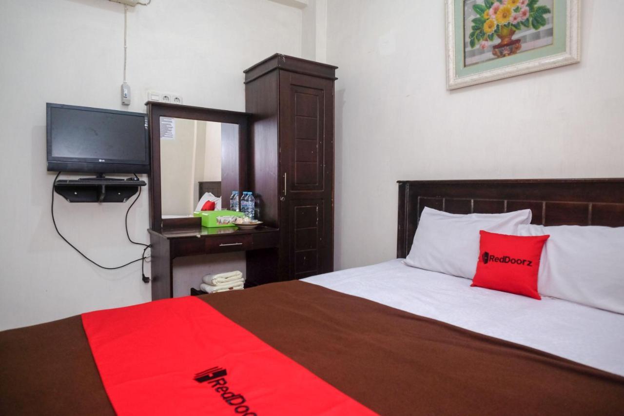Reddoorz At Hotel Rich Parepare Near Pantai Mattirotasi Buitenkant foto