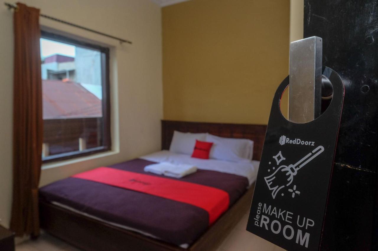Reddoorz At Hotel Rich Parepare Near Pantai Mattirotasi Buitenkant foto