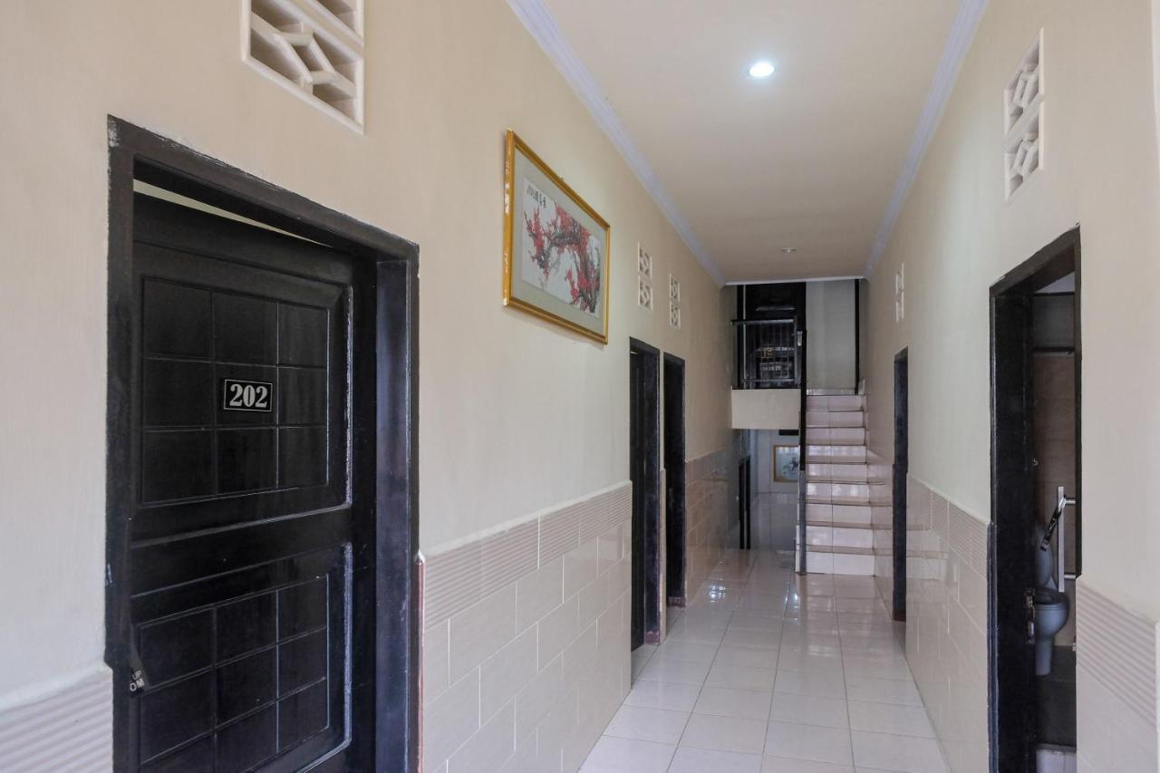 Reddoorz At Hotel Rich Parepare Near Pantai Mattirotasi Buitenkant foto