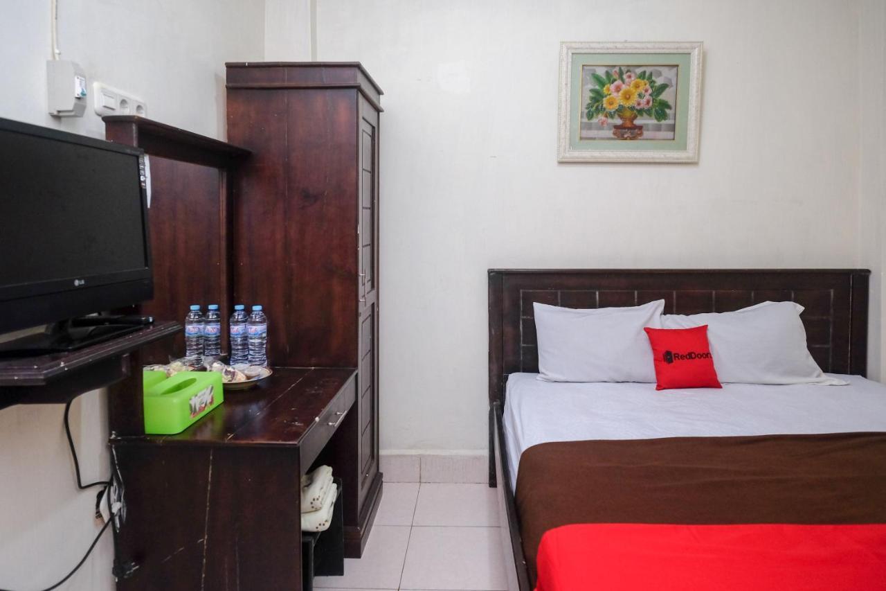 Reddoorz At Hotel Rich Parepare Near Pantai Mattirotasi Buitenkant foto