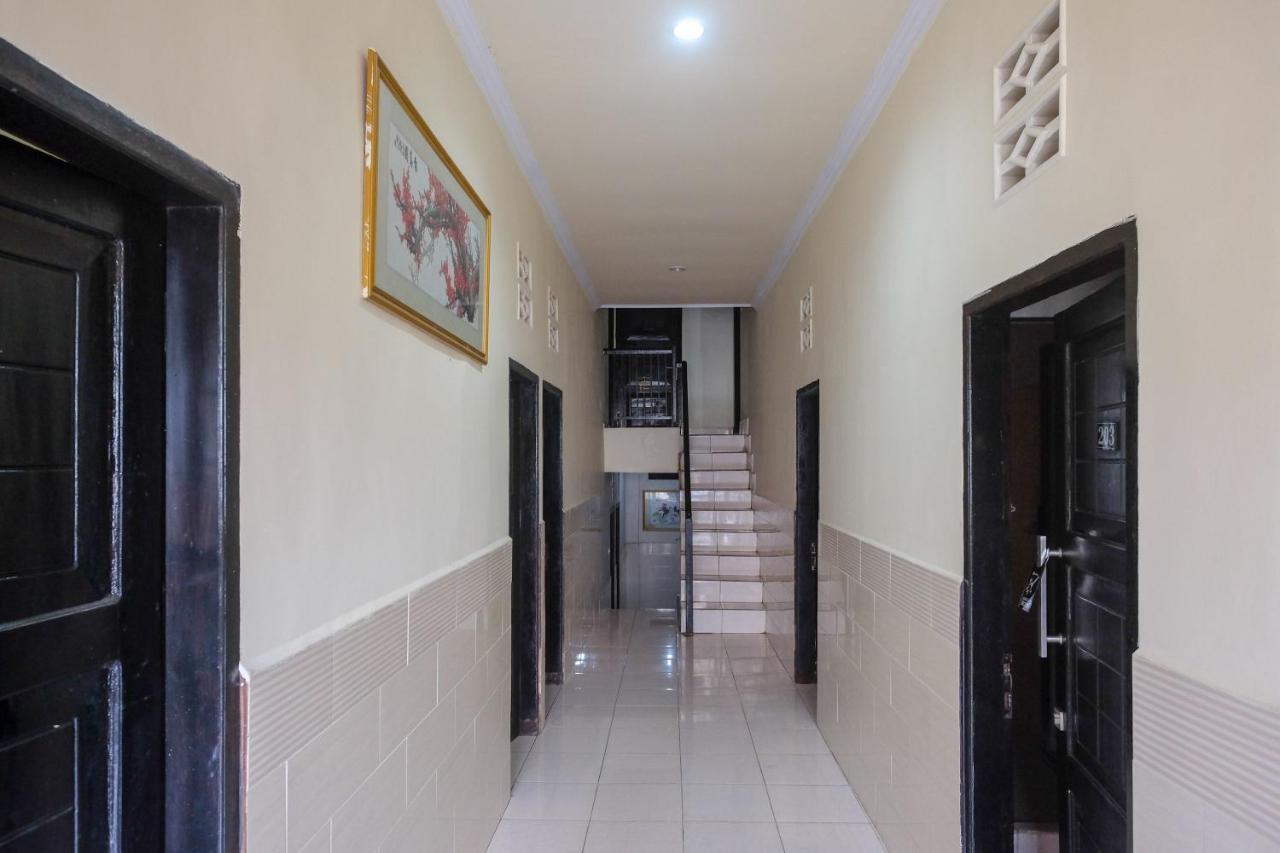 Reddoorz At Hotel Rich Parepare Near Pantai Mattirotasi Buitenkant foto