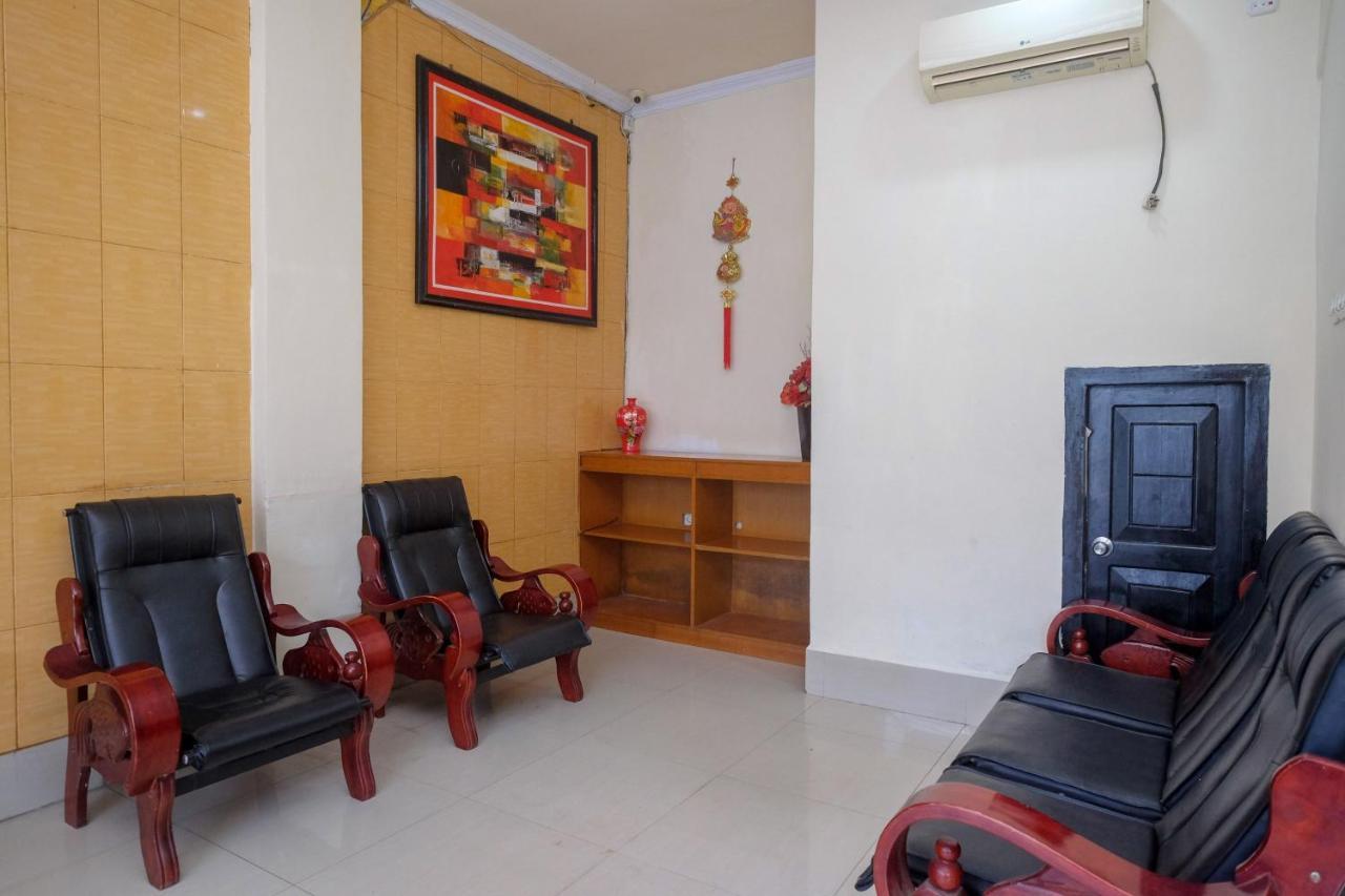 Reddoorz At Hotel Rich Parepare Near Pantai Mattirotasi Buitenkant foto