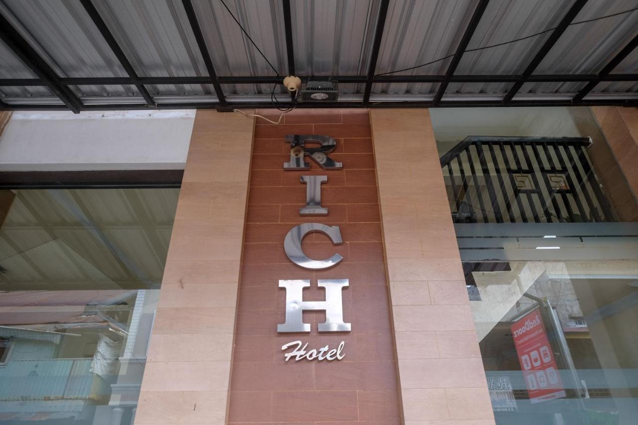 Reddoorz At Hotel Rich Parepare Near Pantai Mattirotasi Buitenkant foto