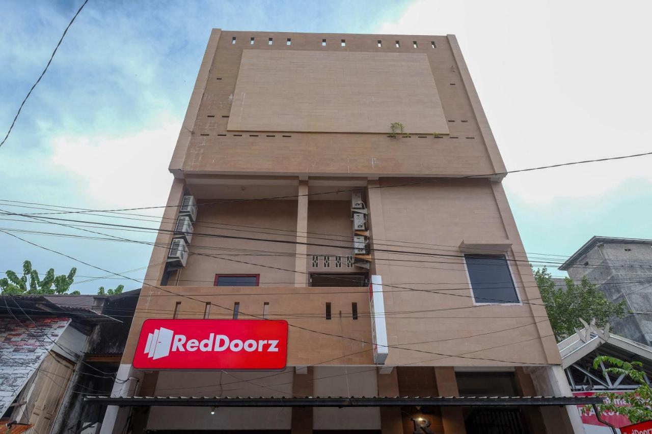 Reddoorz At Hotel Rich Parepare Near Pantai Mattirotasi Buitenkant foto